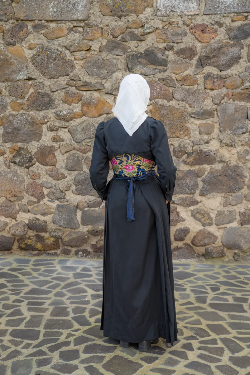 COSTUME